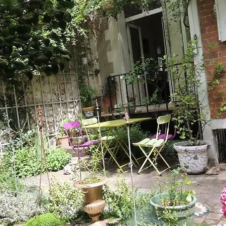 La Maison Jehan Fouquet Bed and breakfast