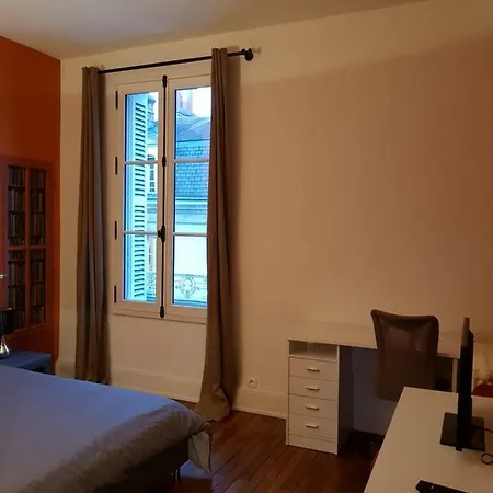 La Maison Jehan Fouquet Alojamento de Acomodação e Pequeno-almoço *