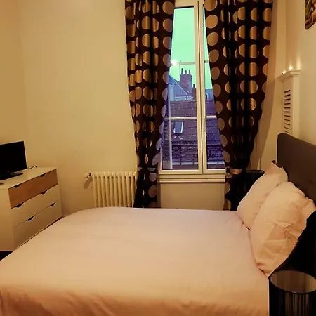 La Maison Jehan Fouquet Bed and breakfast *